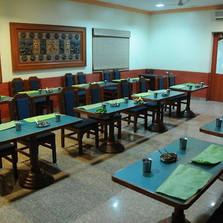 New Woodlands Hotel Chennai Extérieur photo