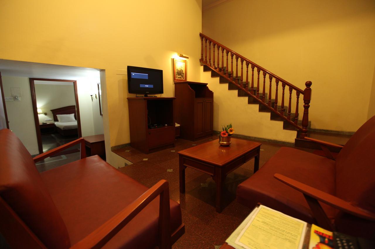 New Woodlands Hotel Chennai Extérieur photo
