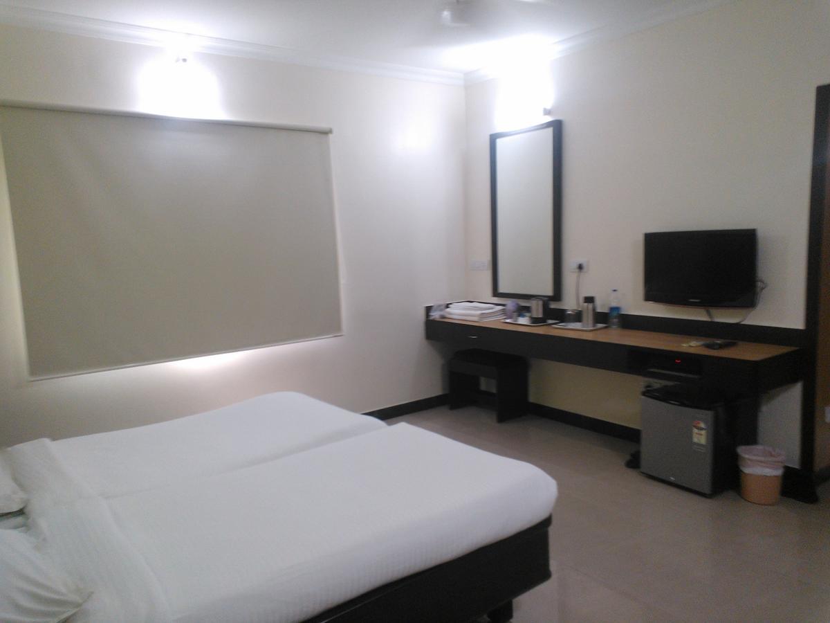 New Woodlands Hotel Chennai Extérieur photo
