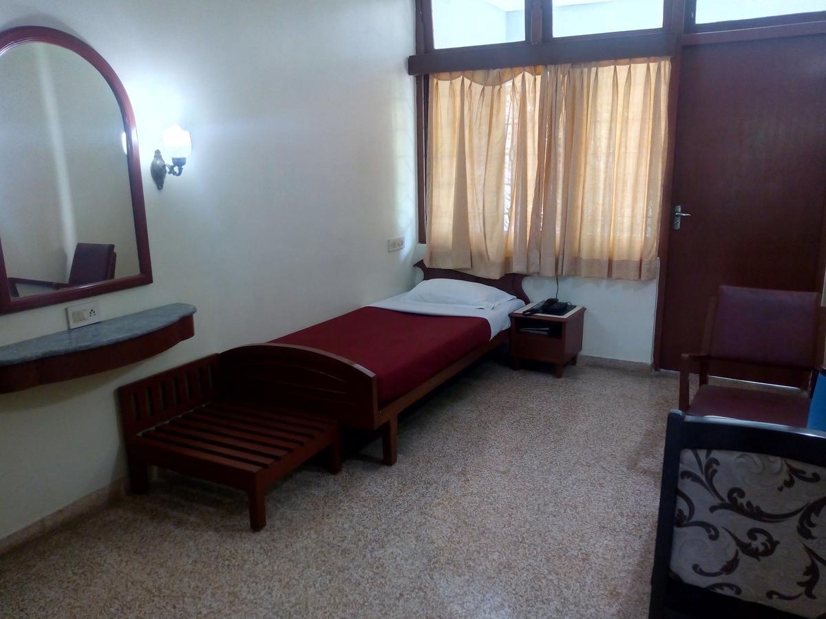 New Woodlands Hotel Chennai Extérieur photo