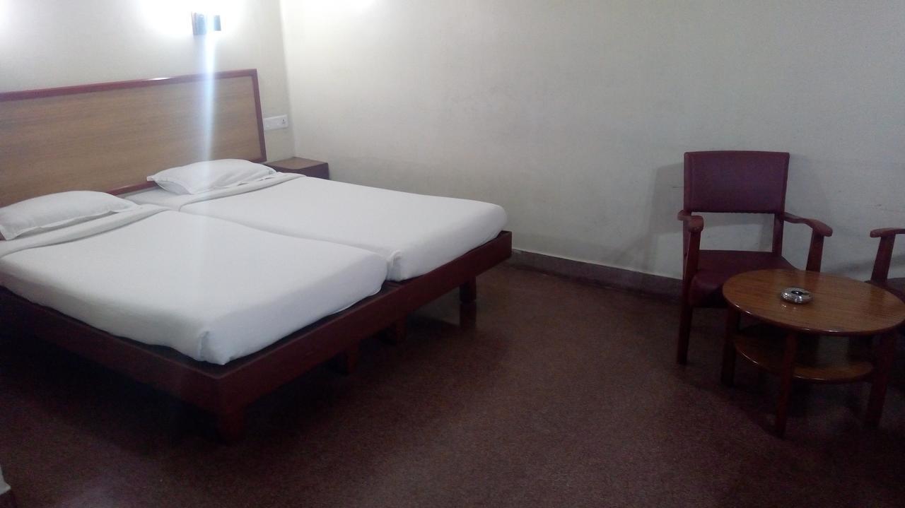 New Woodlands Hotel Chennai Extérieur photo