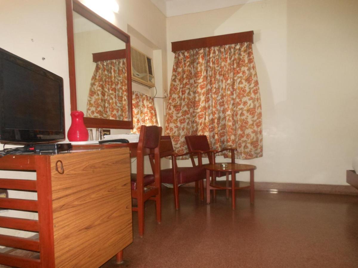 New Woodlands Hotel Chennai Extérieur photo